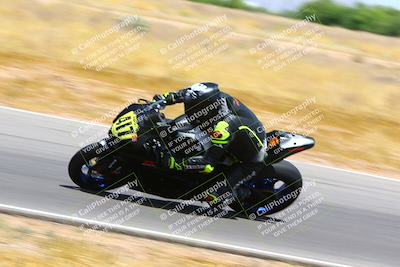 media/Apr-30-2023-CRA (Sun) [[020fcf5d43]]/Race 3-1000 Amateur Supersport/